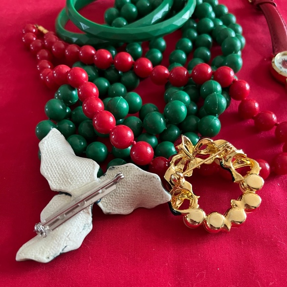 Vintage Christmas Jewelry - Picture 2 of 8